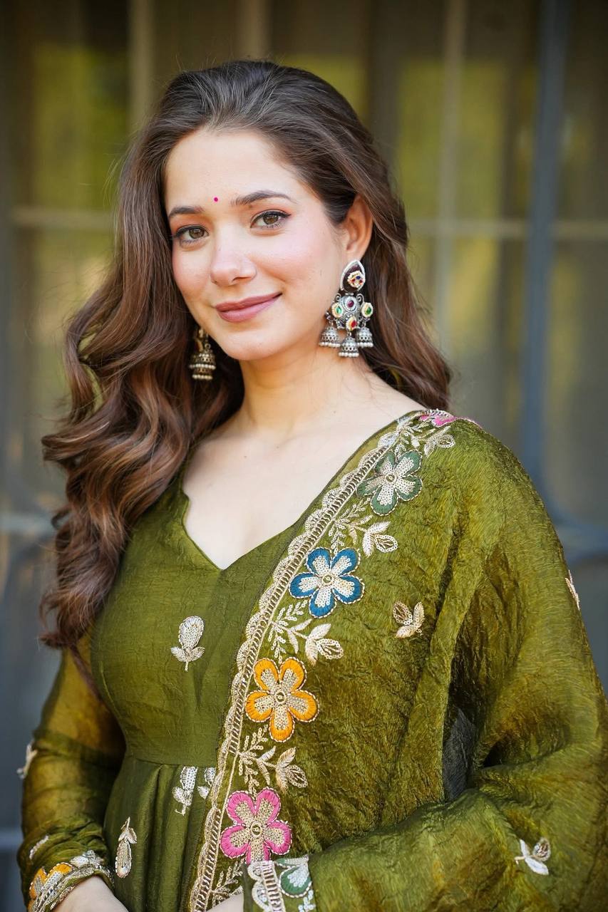 Bali's New Design Anarkali Suit Set.