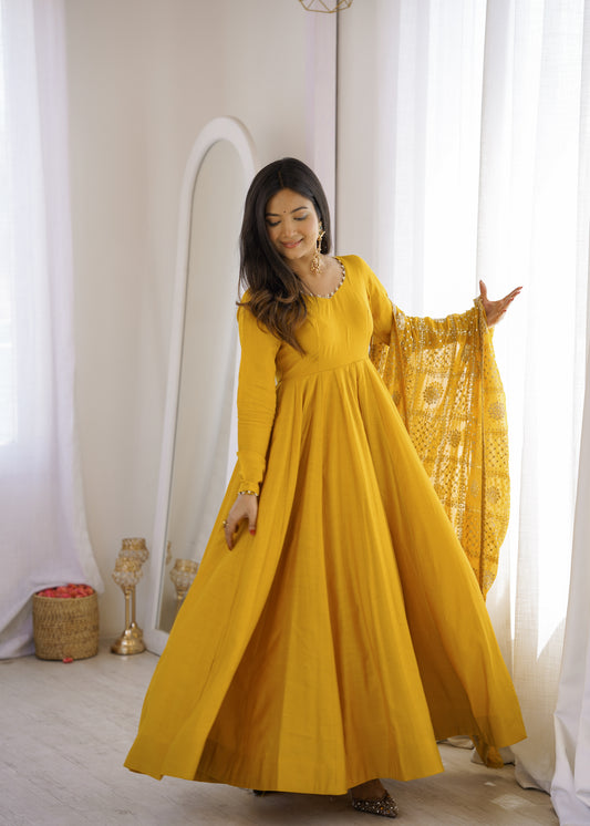 Siyara's New Anarkali Suit Set