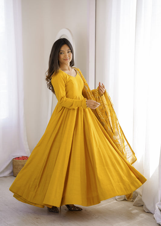 Siyara's New Anarkali Suit Set