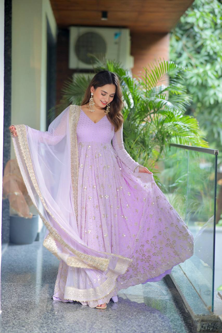 Janvi's New  Luxury Anarkali Suit Set.