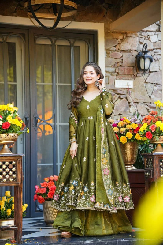 Bali's New Design Anarkali Suit Set.