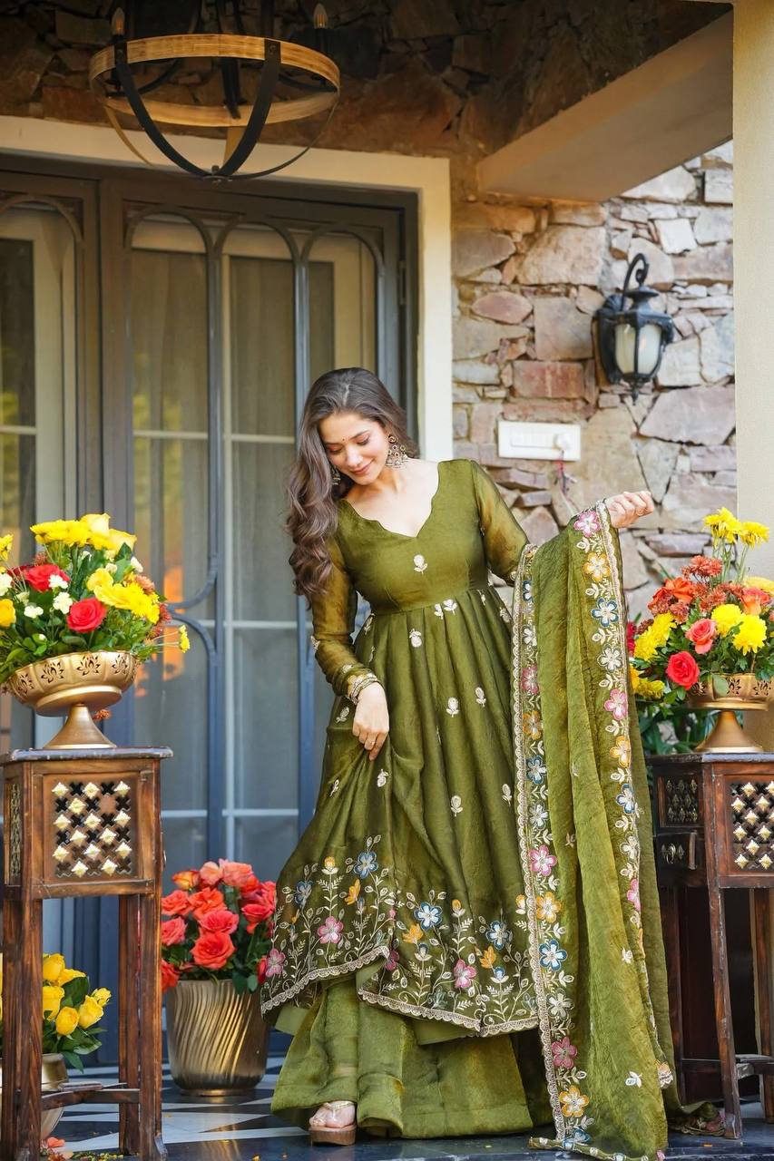 Bali's New Design Anarkali Suit Set.