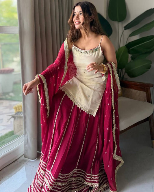 Siyara's New Blooming With Zari Embroidered Lass Work Suit Set.