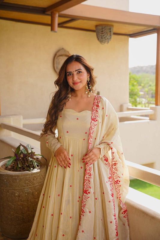 Diya's New Silk With Embroidery Suit Set.