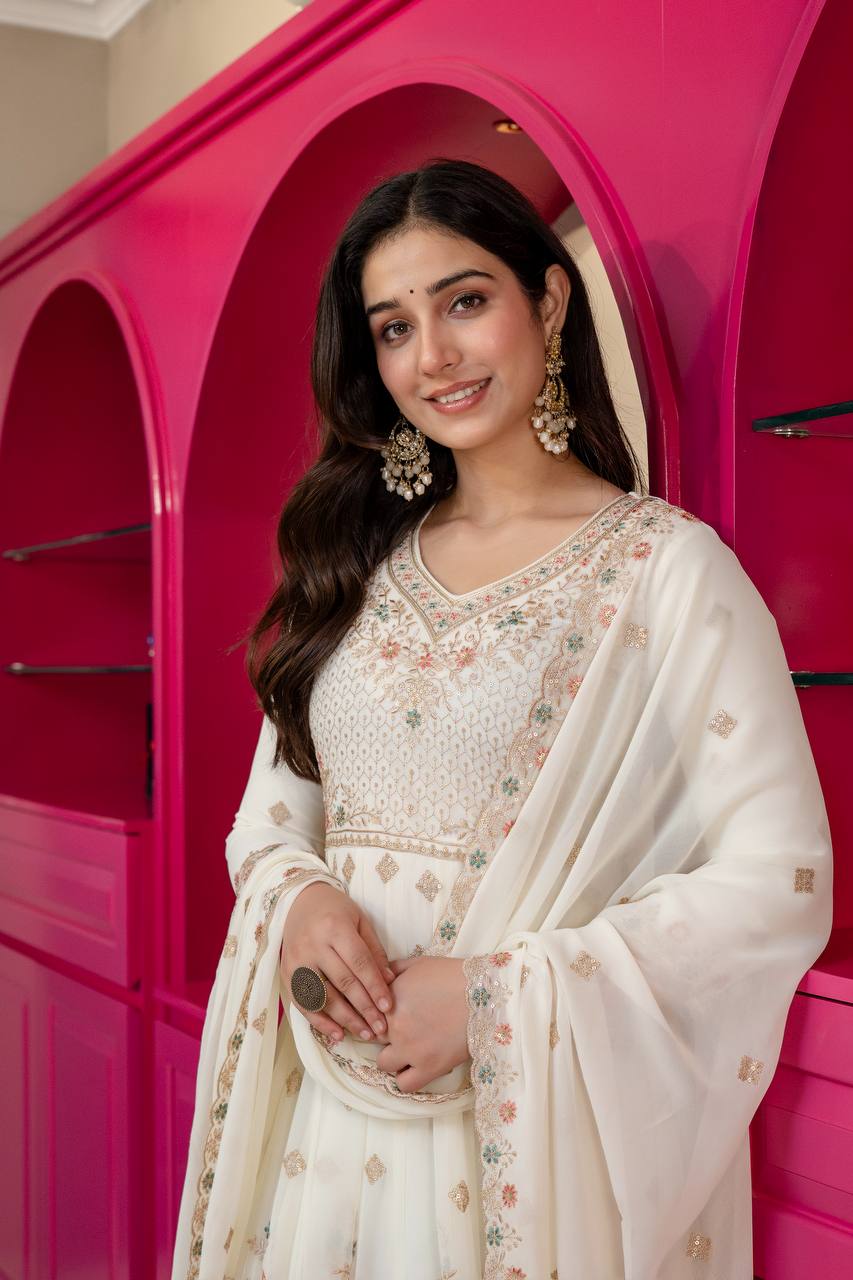 Riddhi's Decorated Zari With Embroidery Work Suit Set.