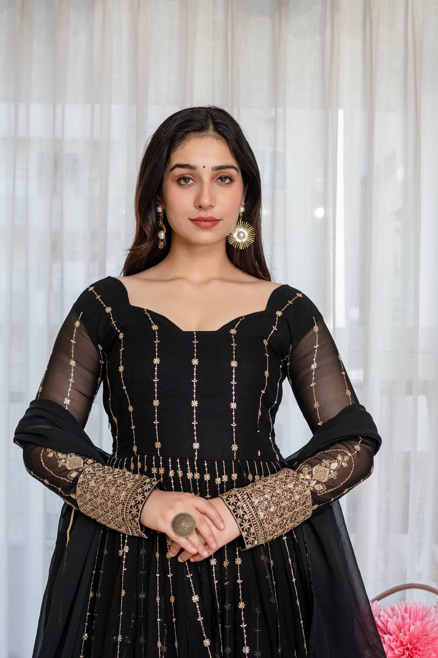 Ruhi's Black Anarkali Suit Set.