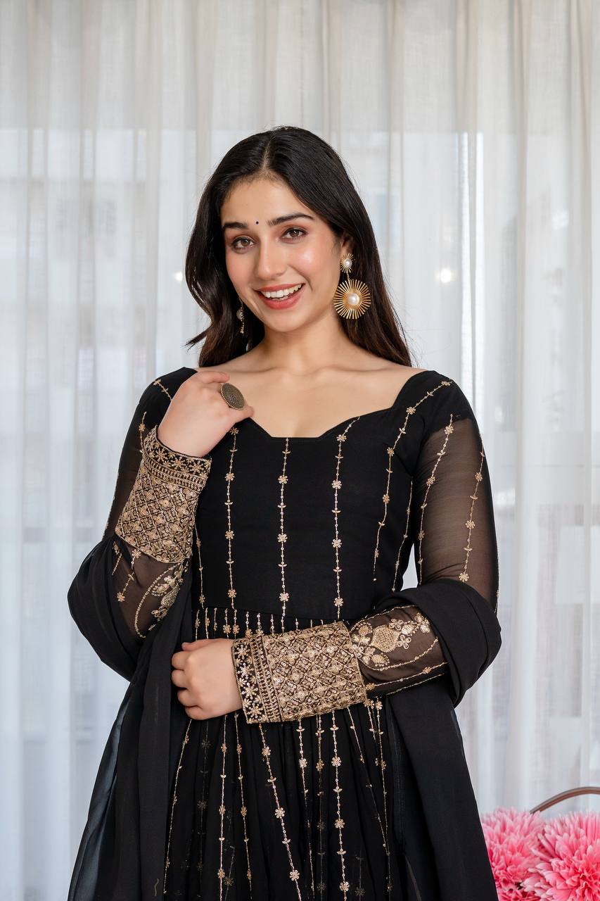 Ruhi's Black Anarkali Suit Set.